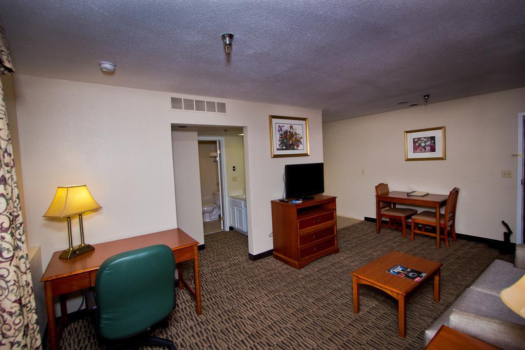 Suburban Extended Stay Hotel Omaha Ruang foto